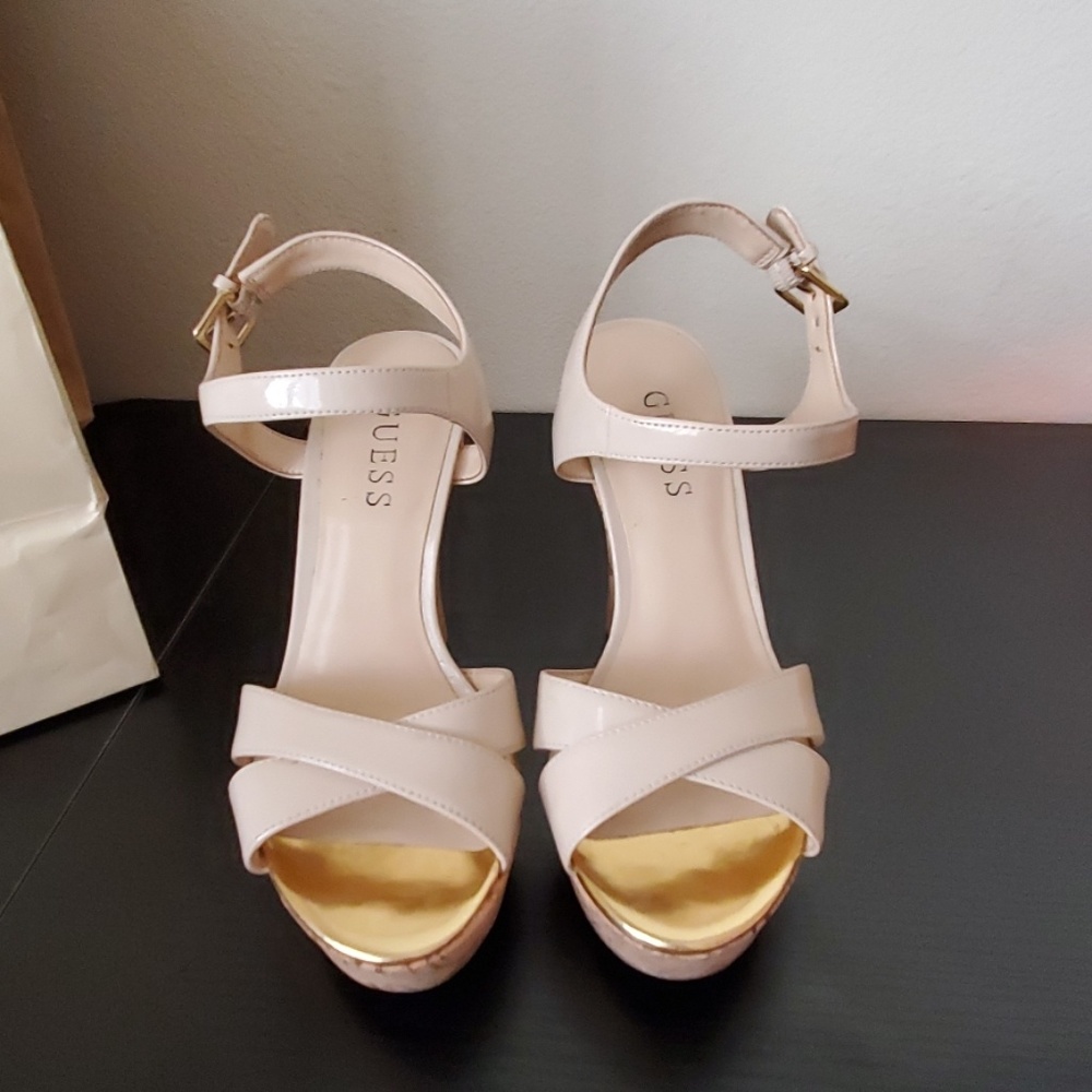 ๐๐ Platform GUESS sandals - Picture 5 of 7